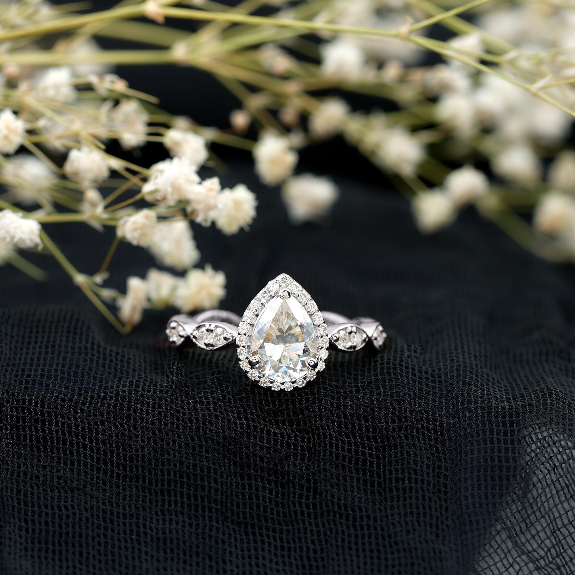 Lab Grown Diamond Teardrop Engagement Ring with Scalloped Shank