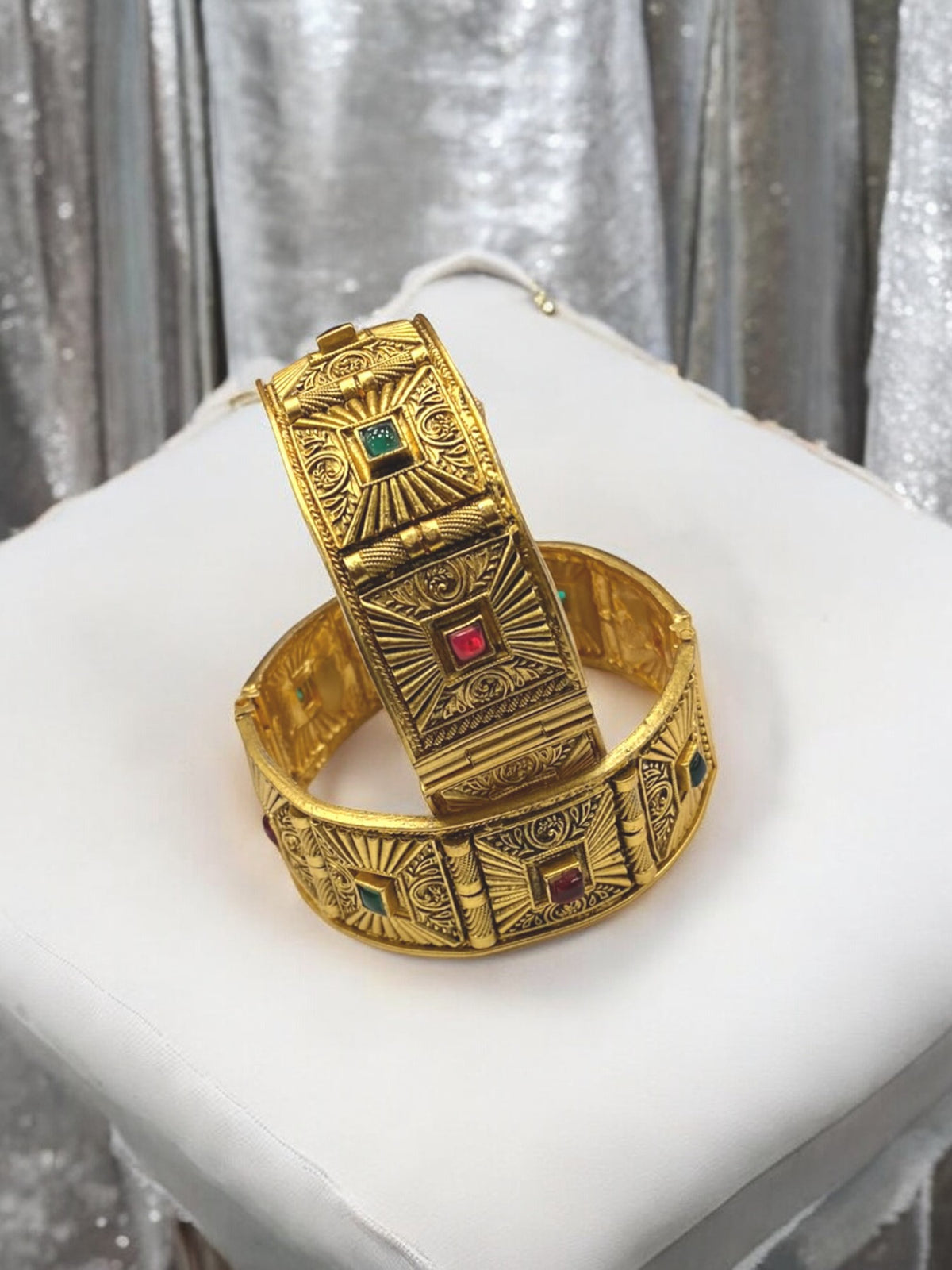 The Elegance of Indian Gold-Plated Bangles: Tradition Meets Modernity