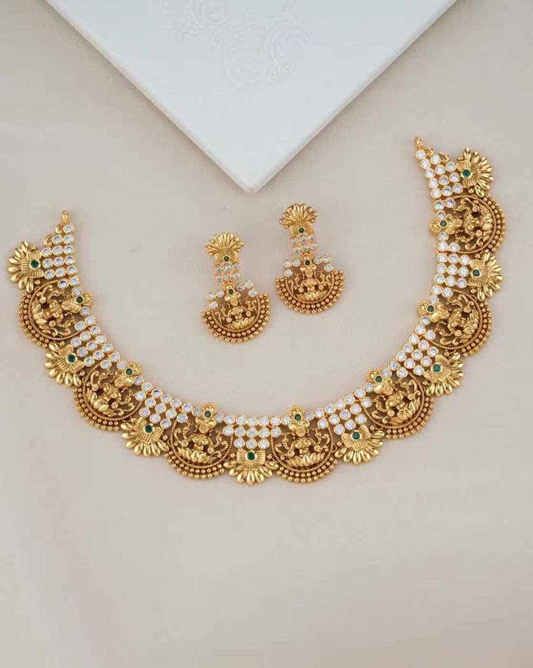 Artificial Stylish MultiColour Premium Jewellery Choker Set For Women